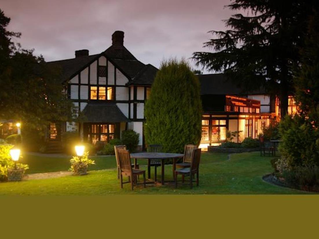 Thatchers East Horsley Exterior foto